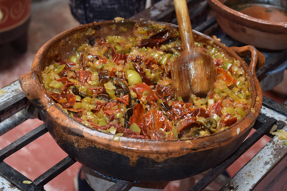 Del proletariado a la realeza, chiles capones en Los Pinos - Encuentro de  Michoacán