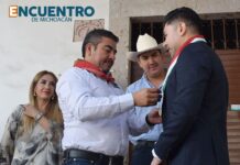 Biólogo Carlos Humberto Martínez recibió la Presea “Siervo de la Nación” 2025, en Indaparapeo