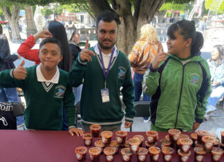 Niños del CAM Indaparapeo participaron con su salsa macha en el Festival por una Cultura de la Discapacidad