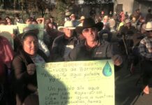 En la inauguración de Los Baños, habitantes de Cruces de Barreras exigen agua y carretera a Urundaneo