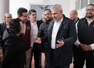 Bedolla y rectora de la Universidad Nacional Rosario Castellanos visitan espacios para los campus en Zitácuaro y Zacapu