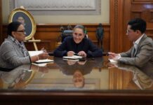 Sheinbaum conversa vía telefónica con el Papa León XIV y lo invita a visitar México