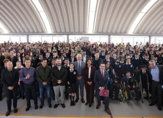 Inaugura Bedolla secundaria en Villas del Pedregal; Regresan a clases 936 mil alumnos en Michoacán