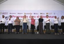 Presidenta Claudia Sheinbaum entrega tarjetas de Bienestar