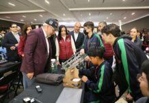 Convoca Bedolla a jóvenes michoacanos a crear red social 100 % mexicana