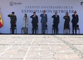 Encabeza Alfonso Martínez LXXXVIII Aniversario de la Expropiación Petrolera