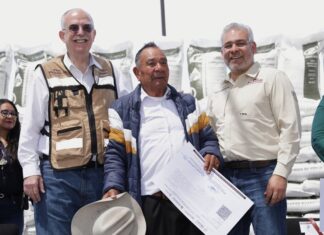 Bedolla y Berdegué arrancan entrega de fertilizantes gratuitos a productores michoacanos