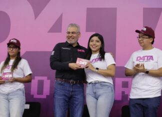 Se suman otros 4 mil estudiantes a D4TA, datos gratis; Bedolla invita a no quedarse fuera del programa