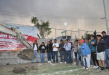 La cancha de la comunidad de Las Palmas, Charo, tendrá gradería metálica