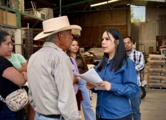 Diana Caballero transforma la vida de familias en Queréndaro con entrega de cemento y materiales para vivienda