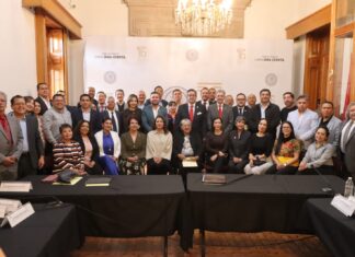 Diputados se reúnen con integrantes del Foro de Colegio de Profesionistas de Michoacán
