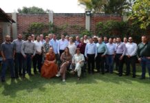 Se reúne Alfonso Martínez Alcázar con productores y porcicultores del Bajío