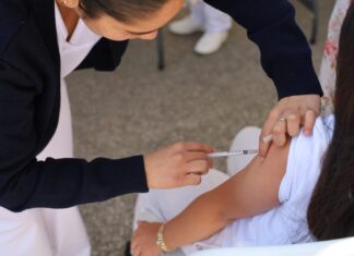 Vacuna contra el sarampión llega directamente a las escuelas; habrá brigada en 18 municipios