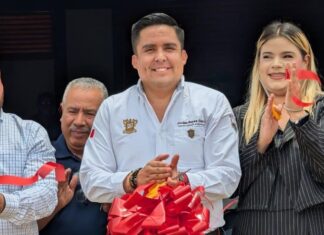 Acerca Zinapécuaro insumos a bajo costo y asesoría técnica en la Casa del Agricultor, en José María Morelos