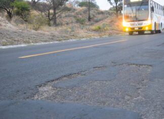 Janitzio Zavala logra compromiso de la SICT para rehabilitar 20 km de la carretera Morelia-Queréndaro