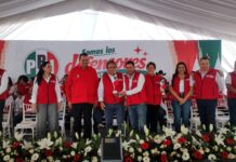 Jorge Meade encabeza toma de protesta de los Defensores de Michoacán
