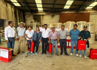 Fortalecen al sector agrícola en Charo con entrega de equipo subsidiado