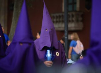 Más de 60 mil personas acompañan la Procesión del Silencio en Morelia