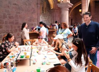 Tradición y arte llenan el Palacio Municipal en temporada de Semana Santa