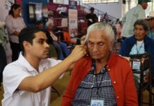 Entrega Indaparapeo aparatos auditivos a 27 adultos mayores y personas con discapacidad