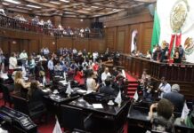 Congreso del Estado prohíbe a escuelas condicionar adquisición de uniformes, útiles o materiales educativos