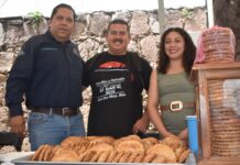 Cooperativas michoacanas llevan productos del campo y la economía solidaria a la Secretaría de Finanzas