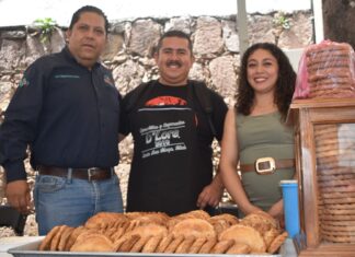Cooperativas michoacanas llevan productos del campo y la economía solidaria a la Secretaría de Finanzas
