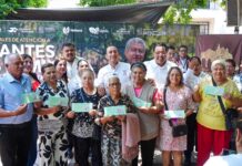 Semigrante entrega apoyos para la unión familiar en la región de Penjamillo