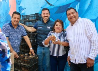 Yankel Benítez lleva programa de entrega de pollitas a Santa María de Guido