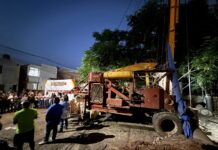 Eric Gaona da banderazo de arranque pozo de agua en Fraccionamiento Campestre Tarímbaro