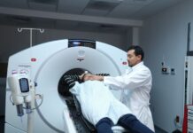 Avanzan tratamientos contra el cáncer en Michoacán; van 13 mil radioterapias en 10 meses: Bedolla