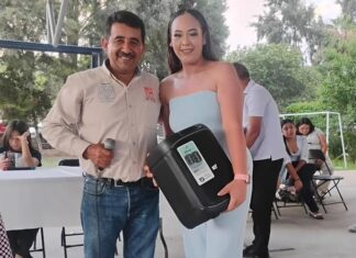 Gabriel Molinero reconoce la invaluable labor de las y los maestros de Charo