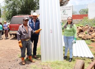 Continúa en Acuitzio la entrega de láminas y tinacos, en breve la convocatoria para Calentadores Solares