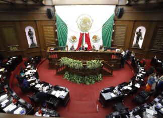 Aprueba Congreso del Estado licencia a Carlos Torres Piña como Fiscal General de Michoacán