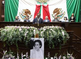 Reconoce Congreso local trayectoria de Amalia Solórzano con letras doradas en recinto legislativo