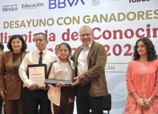 Reconoce Bedolla el talento estudiantil, entrega laptops a los 52 ganadores de la Olimpiada del Conocimiento Infantil 2026