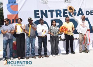 Inauguran rehabilitación de la calle Benito Juárez, de Indaparapeo