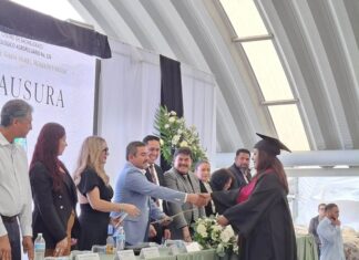 Cumplen su meta y se gradúan 136 jóvenes del CBTA 135 Indaparapeo