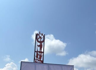 Excluyen a Acuitzio del FAIESPUM por segundo año consecutivo; Ayuntamiento coloca lona de protesta