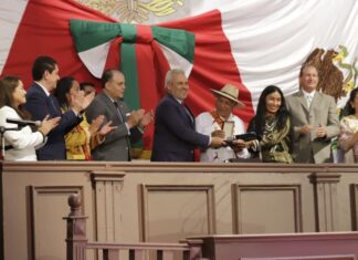 Entrega 76 Legislatura Presea “Suprema Junta Nacional Americana” a las Comunidades Indígenas Mazahua con Autogobierno