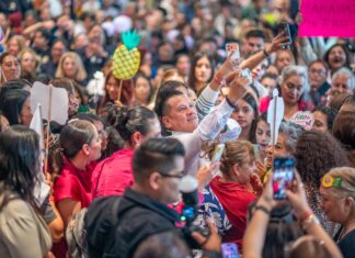 Torres Piña y el “tiempo de mujeres”; reúne a más de 3 mil en asamblea