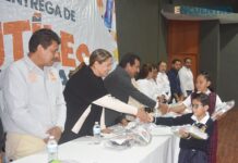 Inicia Gabriel Molinero entrega de 4,500 paquetes gratuitos de útiles escolares