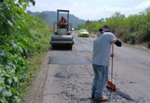Zinapécuaro pone manos a la obra en la carretera del aeropuerto; urge intervención federal