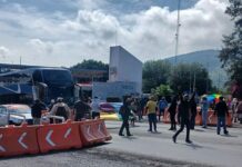 Comunidades indígenas bloquean carreteras y Los Azufres