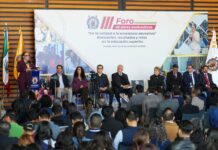En puerta, IV Foro de Padres Evaluadores