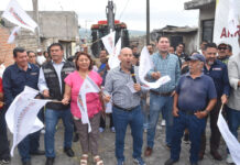 Eric Gaona arranca la construcción de una calle más en la tenencia de Téjaro