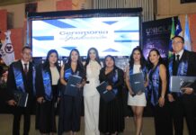 Adriana García, madrina de una nueva generación de profesionistas de la UNICLA en Ciudad Hidalgo