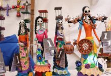 Vive la Noche de Muertos en los tianguis artesanales de Pátzcuaro y Capula