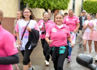 Puruándiro se une en solidaridad durante la 12.ª Carrera Rosa