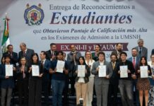 Yarabí Ávila entregó reconocimientos a estudiantes con calificaciones más altas en examen de admisión